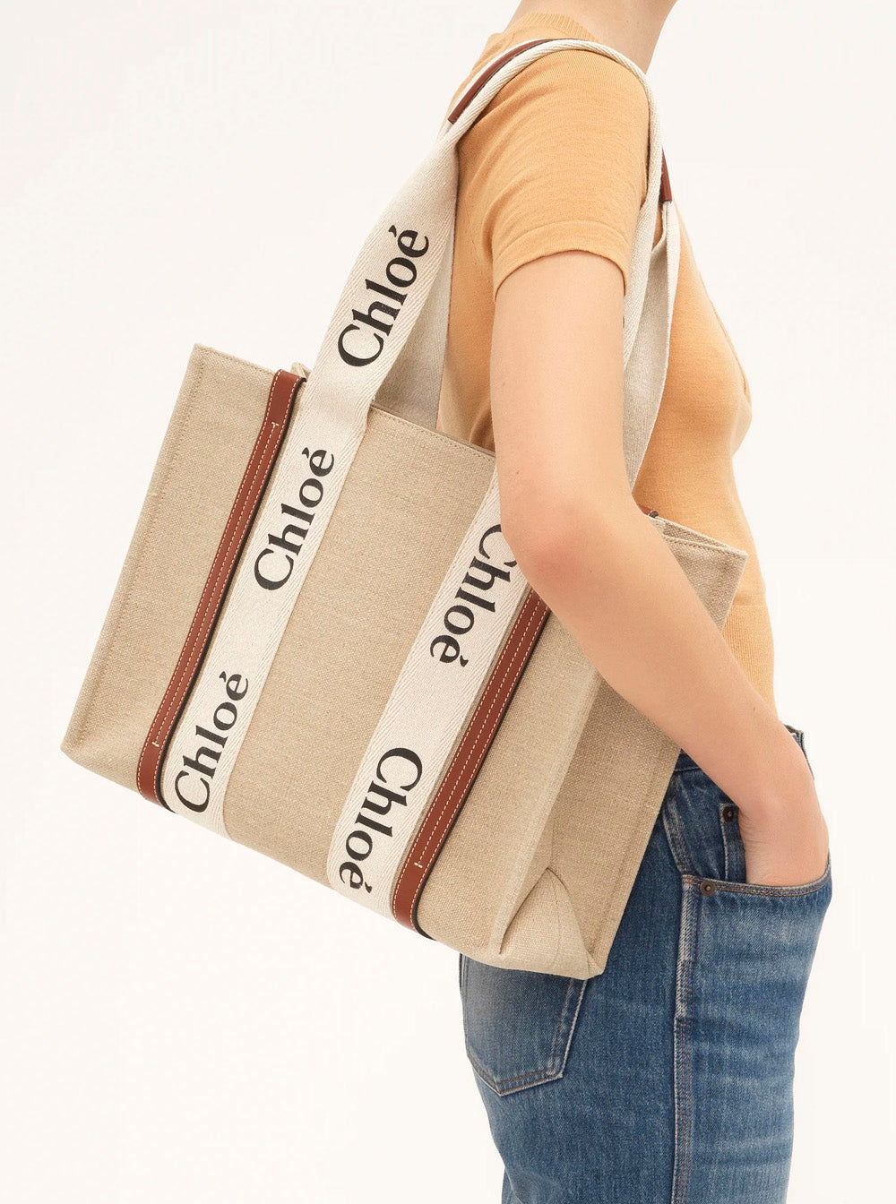 Chloé ladies Handbag 'Woody' Medium purse tote Logo Lettering On Front Beige Linen ladies