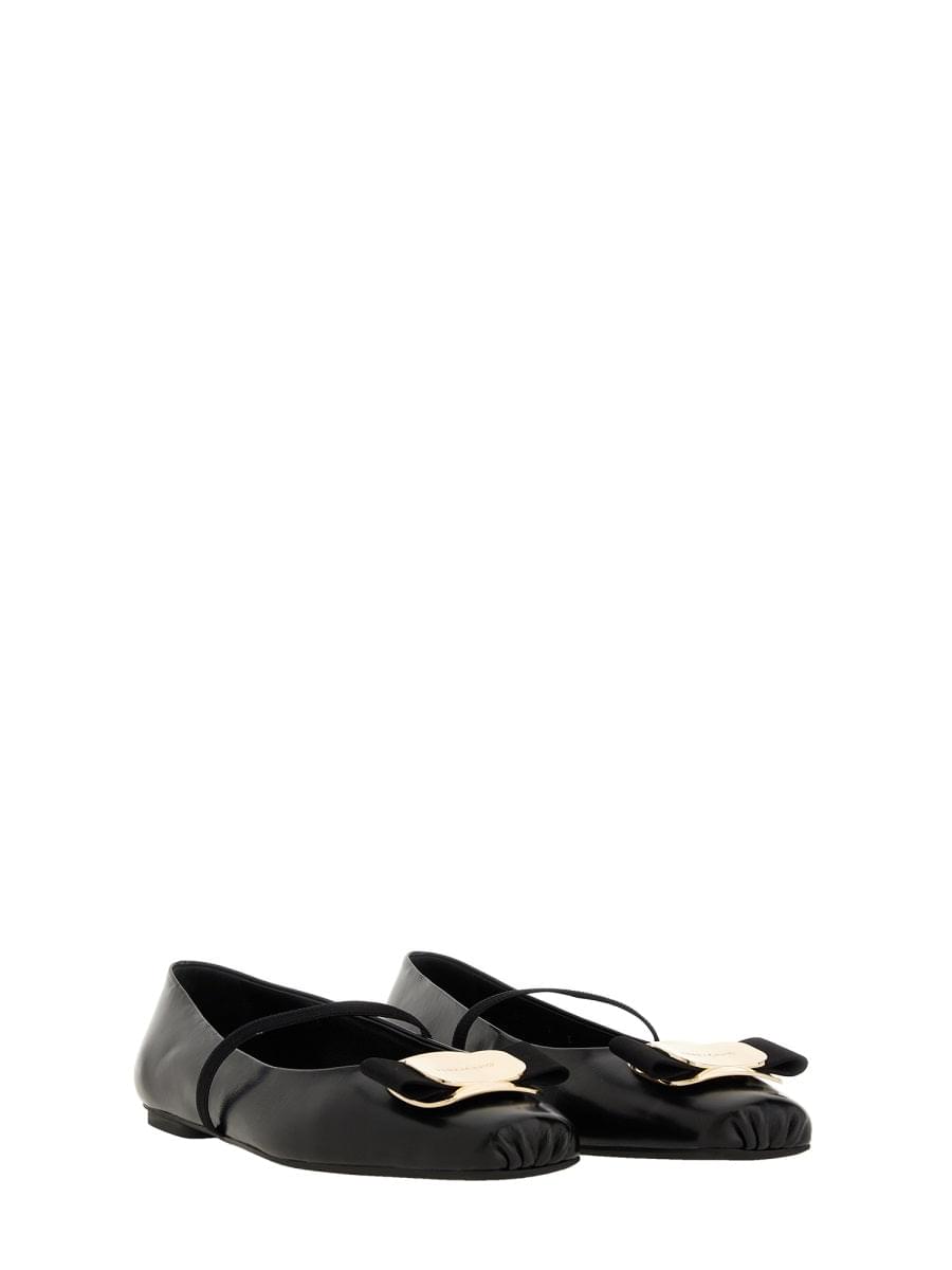 Ferragamo ladies Dancer "Zina" flats shoes slippers lamb leather black