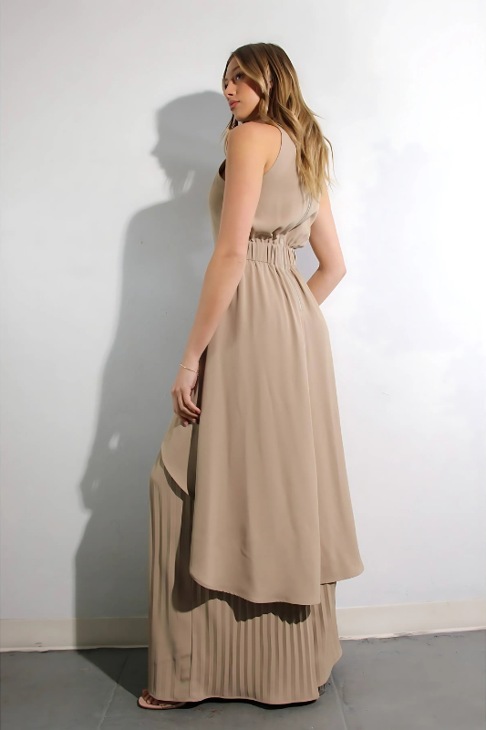 LUXE ALLURE Escape to Milan Taupe Pleated Pants Set