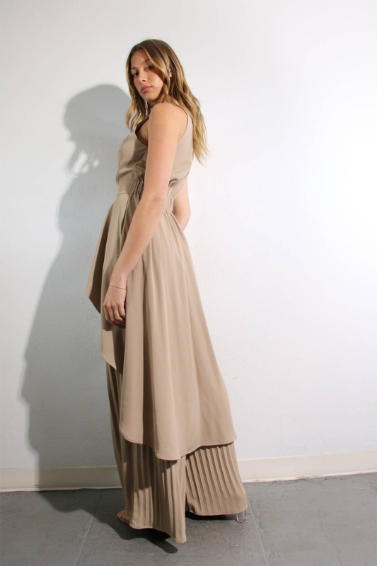 LUXE ALLURE Escape to Milan Taupe Pleated Pants Set
