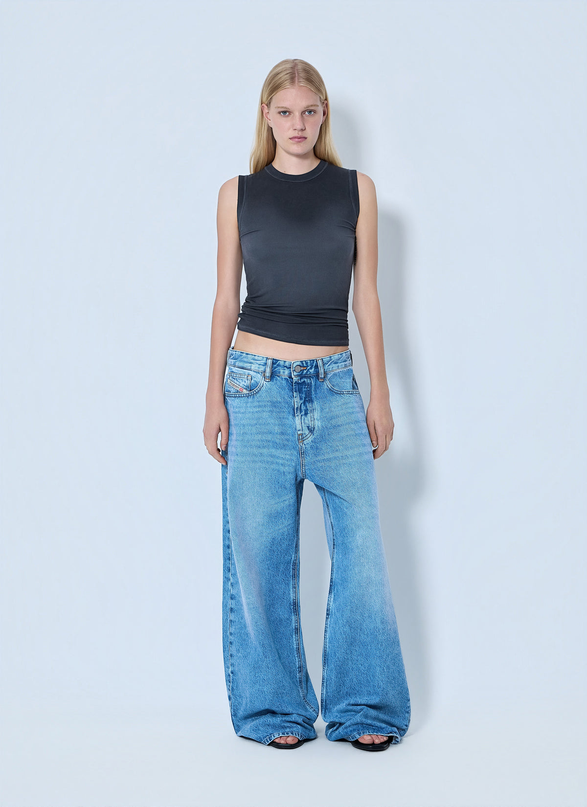 Diesel Ladies 1996 D-Sire Blue Jeans mid rise flare wide leg denim