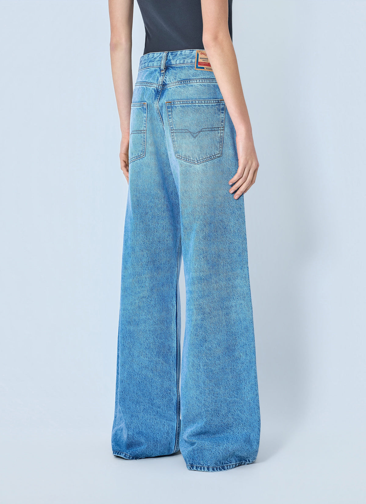 Diesel Ladies 1996 D-Sire Blue Jeans mid rise flare wide leg denim