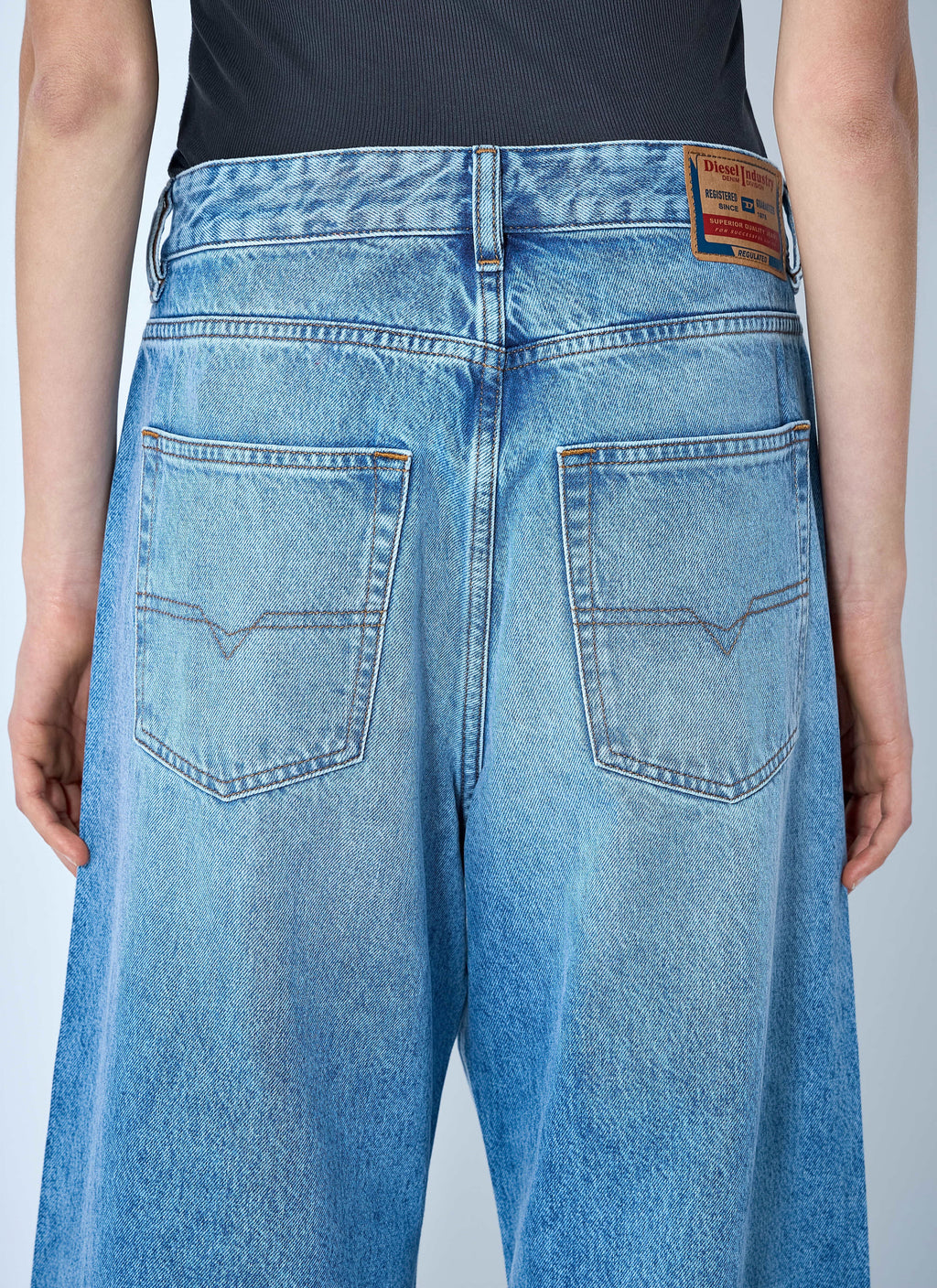 Diesel Ladies 1996 D-Sire Blue Jeans mid rise flare wide leg denim