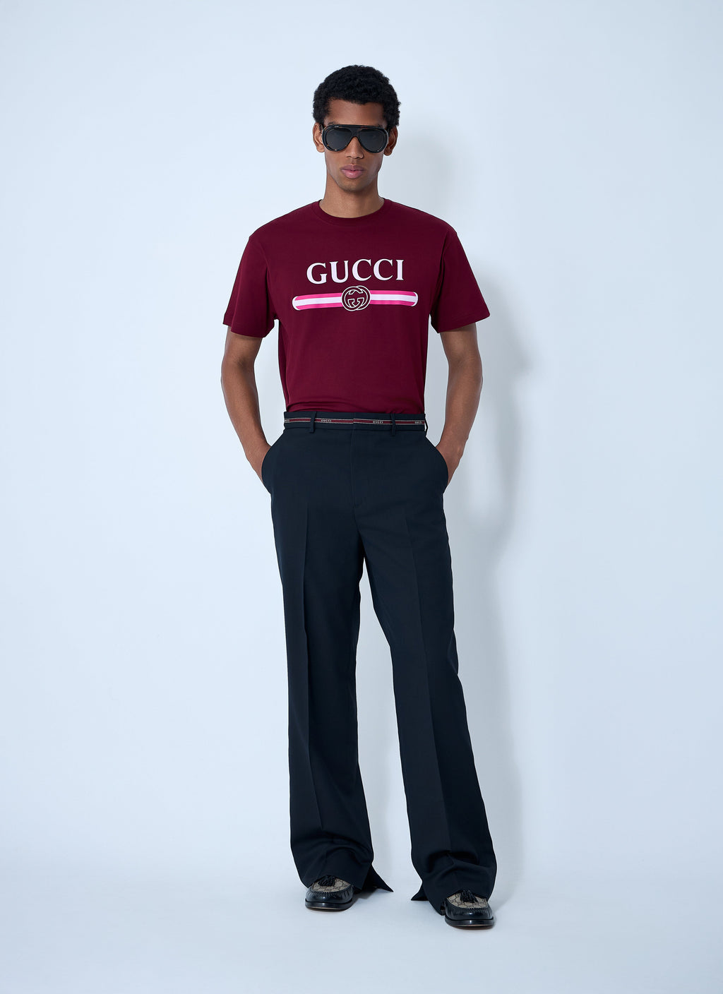 Gucci Men's Tailored Wool Pants Slacks pleated Navy Blue with logo name on waist