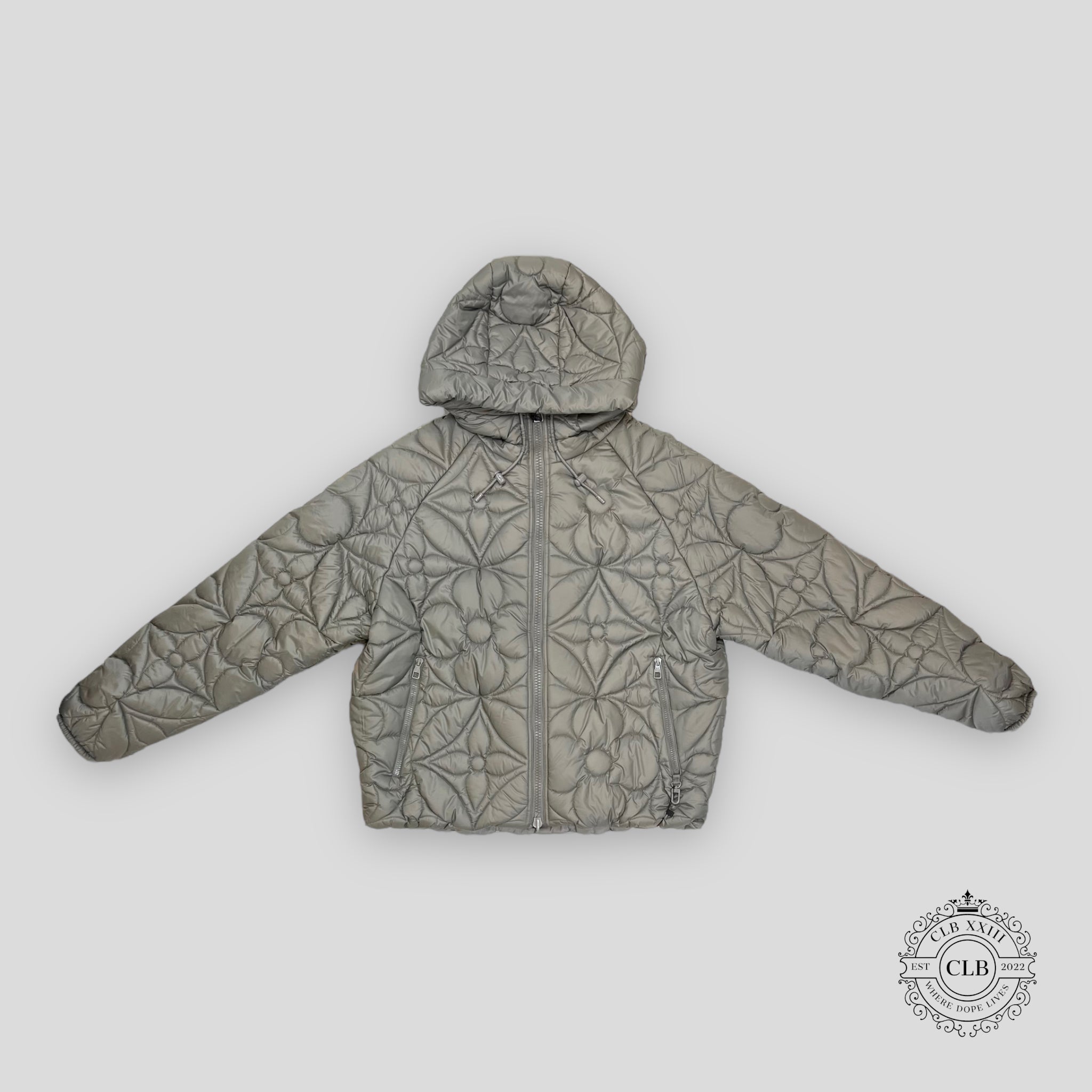 Louis Vuitton Reversible Quilted Puffer Coat in Grey Size-50 men's unisex