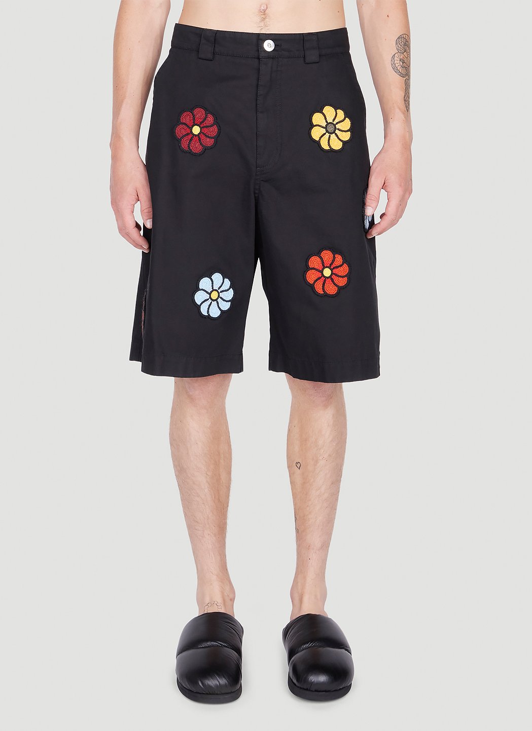 1 Moncler JW Anderson Men's Floral embroidery Bermuda Shorts black