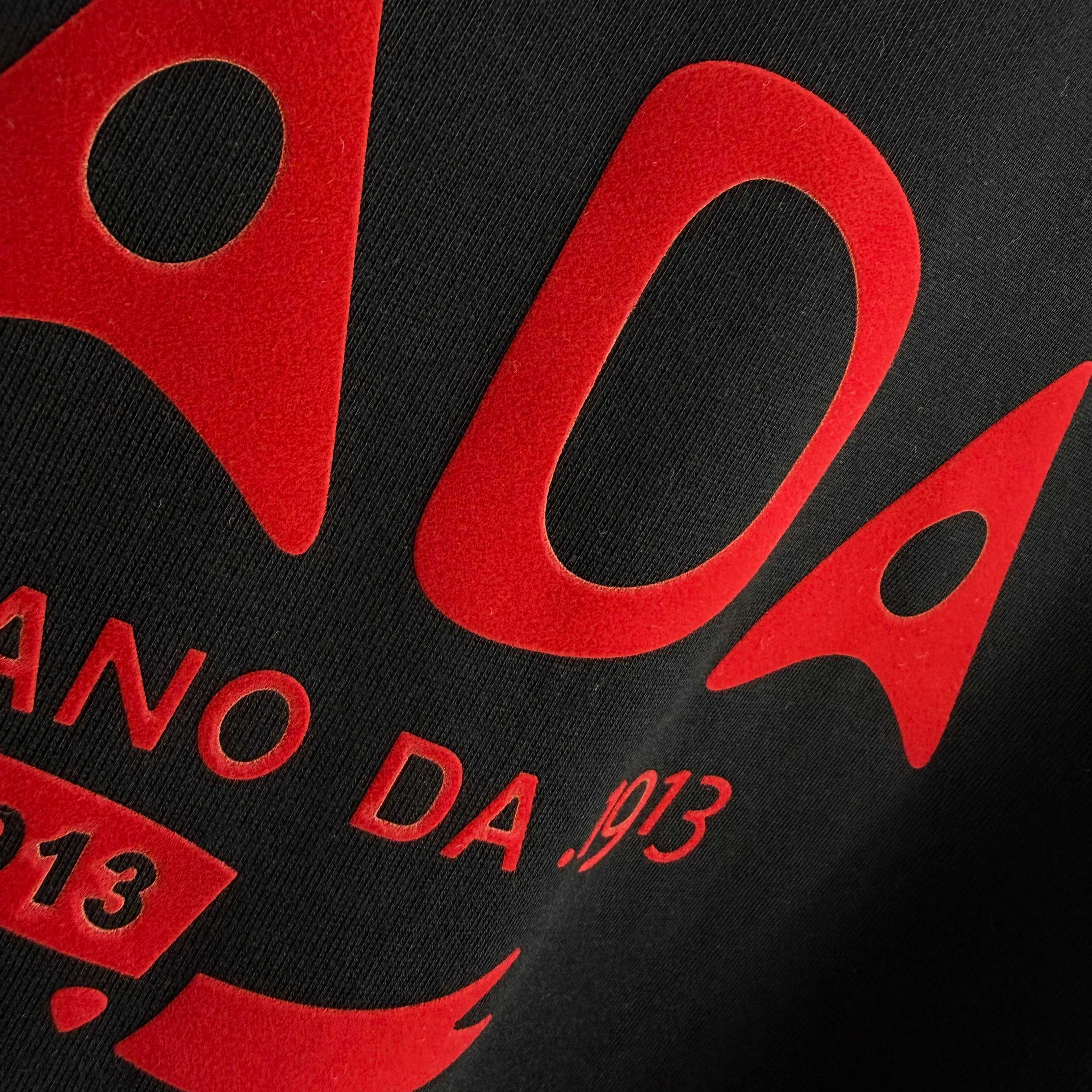 Prada 3D design T shirt Large men's unisex tee Black with red