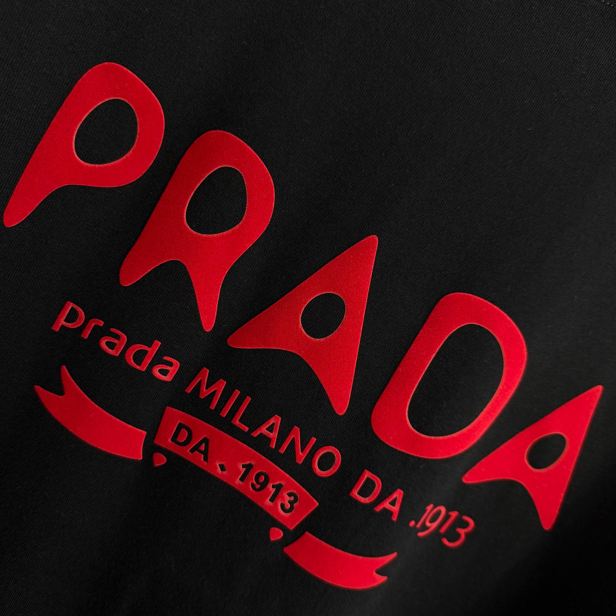 Prada 3D design T shirt Large men's unisex tee Black with red