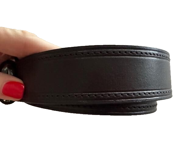 TUMI men's 44/110  belt leather gunmetal hardware France dark brown luxury