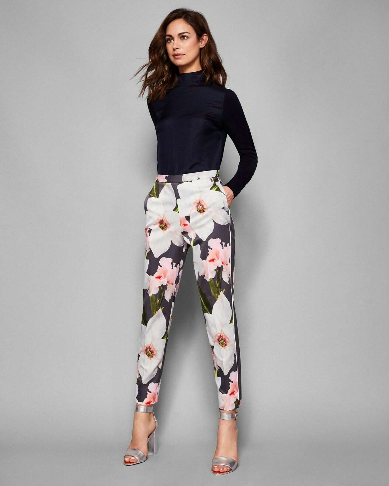 TED BAKER LONDON (2) 6 Chatsworth tapered pants trousers slacks floral crop
